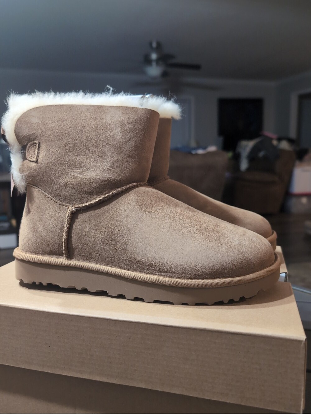 UGG Womens Mini Bailey Bow Il Chestnut | 1016501-CHE | Authentic New Size 7